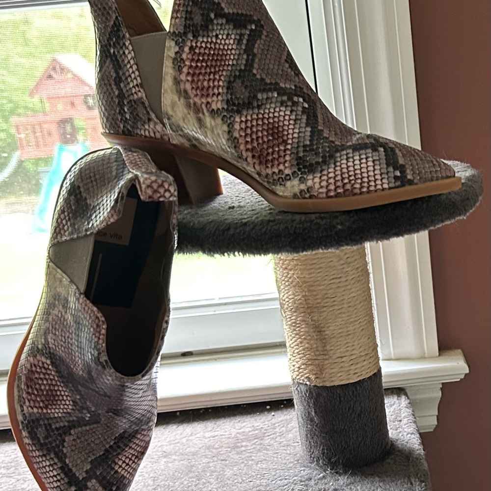 Dolce Vita . Size 8. Worn once.